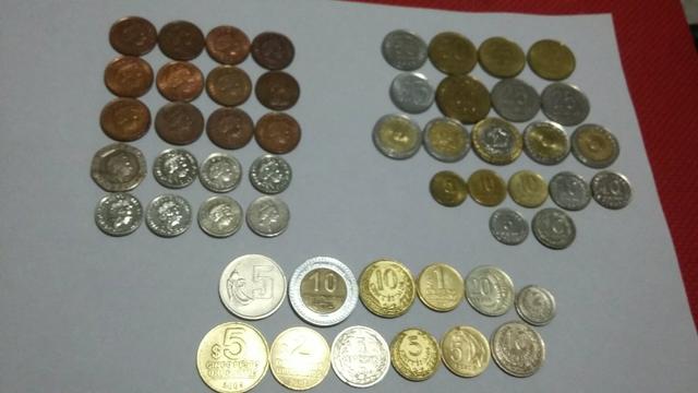 3 Lotes com moedas Estrangeiras