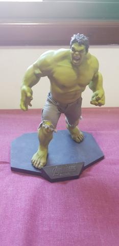 Hulk Iron Studios usado