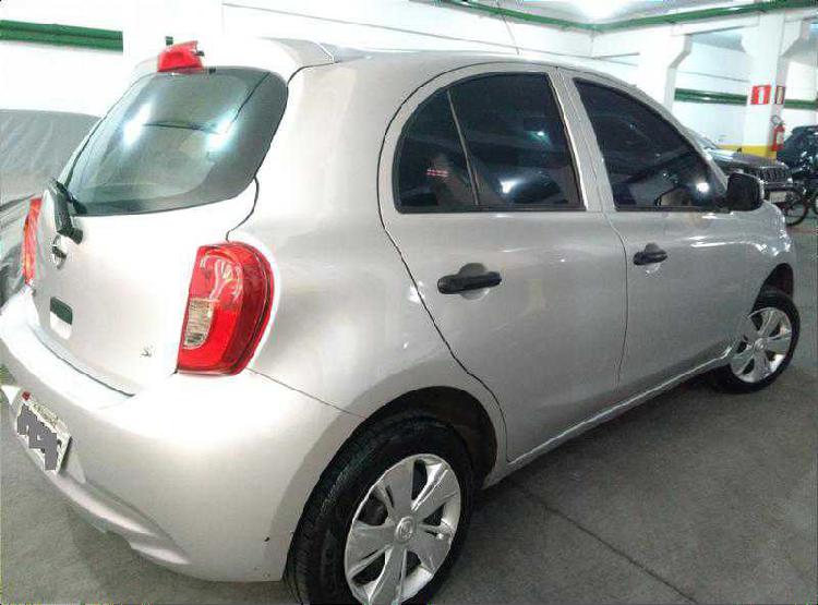 Nissan March 1.0 12v Flex 5p