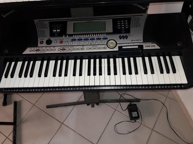 Teclado Yamaha psr 550 muito novo único dono teclado