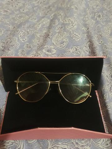 Vendo Óculos de sol feminino - 50 reais