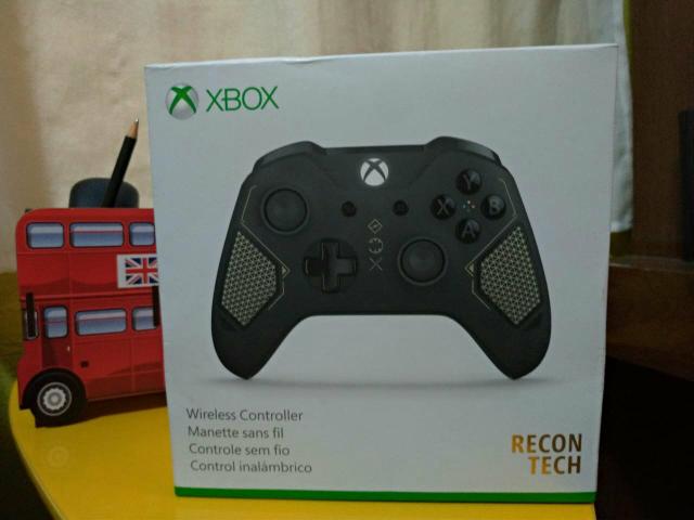 Controle Xbox One S Recon Tech (NÃO ACEITO TROCAS)