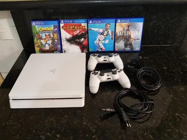 Playstation 4 Branco + 4 jogos