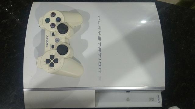Vendo Playstation 3 Branco em perfeito estado, acompanha 2