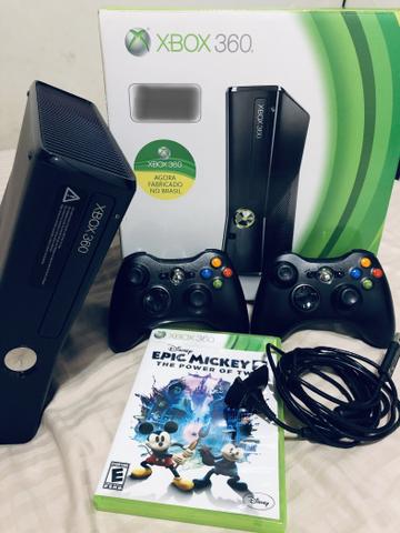 XBOX 360 Slim 320GB Com Dois Controles + Jogo