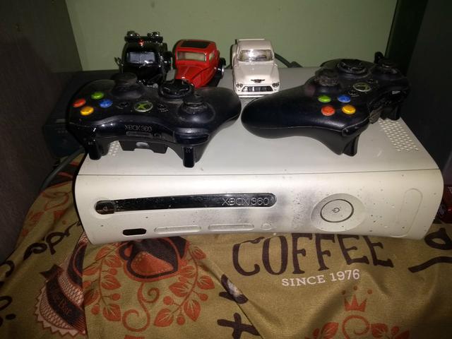 Xbox 360 desbloqueado com volantes e pedaleira
