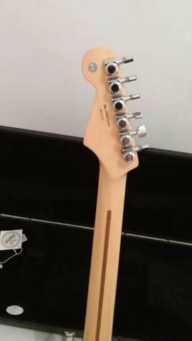 Fender stratocaster deluxe