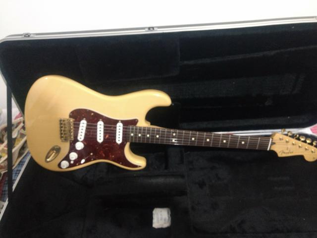 Guitarra Fender Stratocaster Deluxe