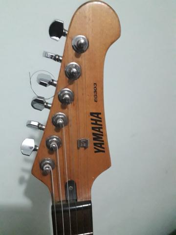Guitarra Yamaha, série EG303
