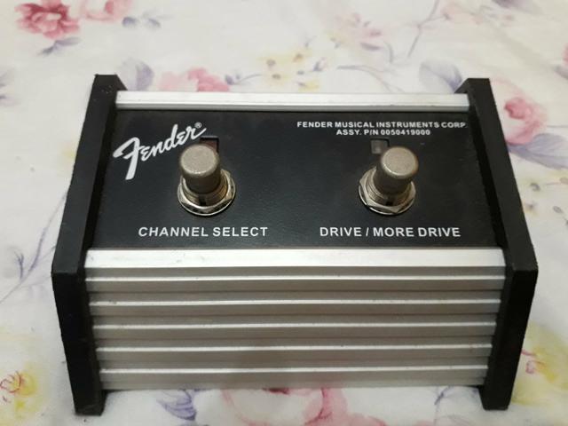Pedal fender footswitch