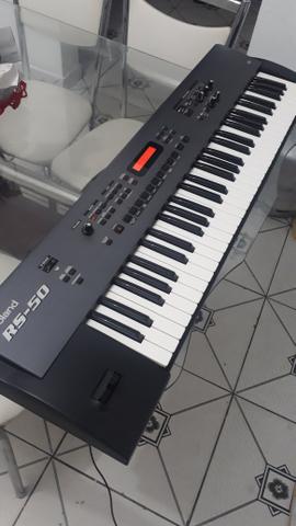 Teclado roland rs50