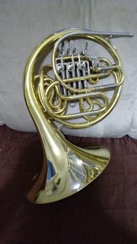 Trompa Yamaha 664