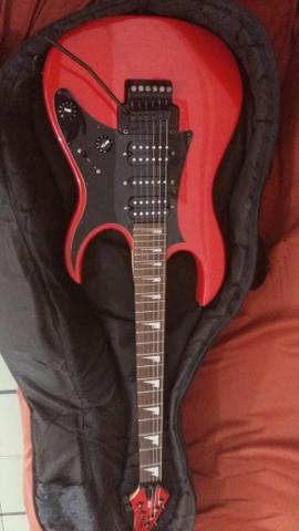 Vendo ou troco, Guitarra semi nova Memphis MG 330