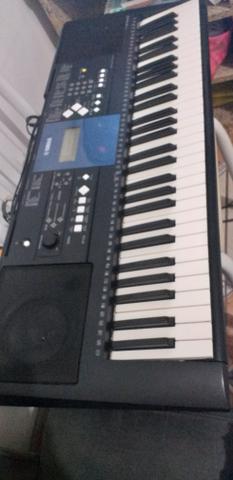 Yamaha psr e333