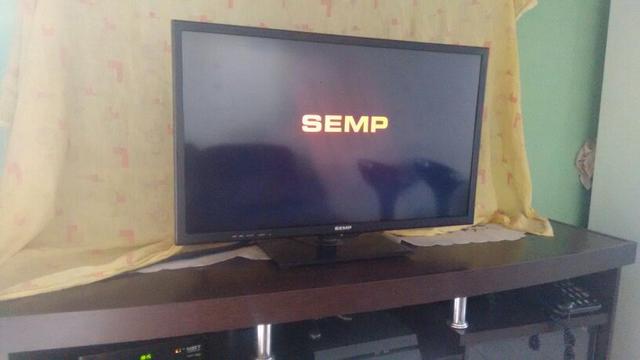 Tv led Semp Toshiba 32 polegadas Full HD com conversor