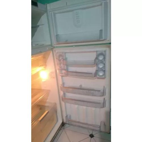 Vende Geladeira Funciomando Tudo