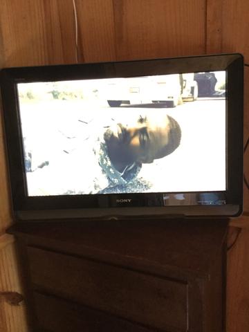 Vendo tv da marca Sony bravia de 32 polegadas lcd