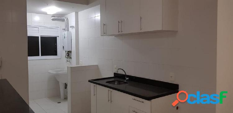Apartamento com 3 dormitórios à venda, 77 m² por R$
