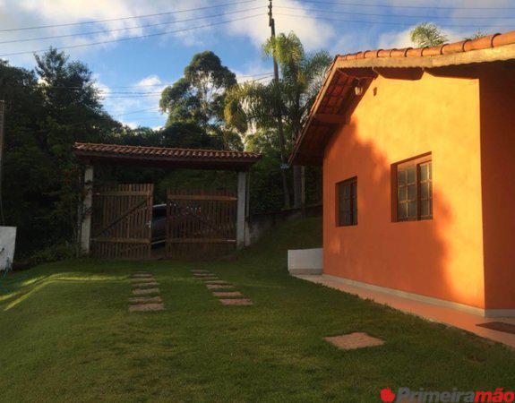 Casa de campo em cond. fechado - Araçariguama