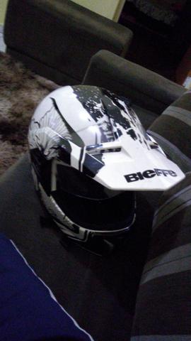 Capacete biefe 200 real