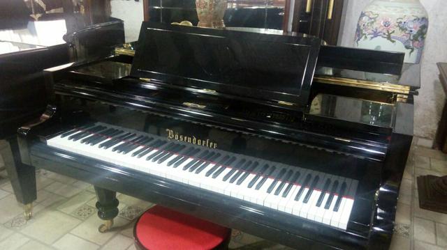 Belíssimo Piano Bosendorfer Mod 190