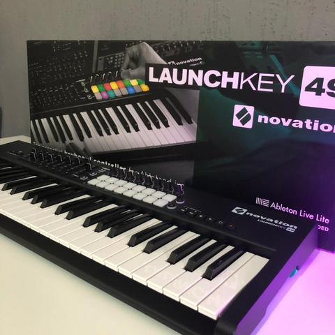 Controlador Novation Usb Midi Launchkey 49 Mk2