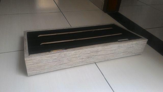 Pedalboard (feito em madeira rústica maciça)