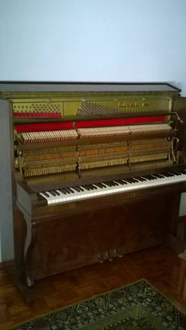 Piano marca Cirei