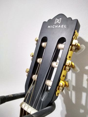 Vende-se violão Michael de nylon, sem a parte eletrica