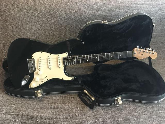 Vendo Guitarra Fender Stratocaster Americana 