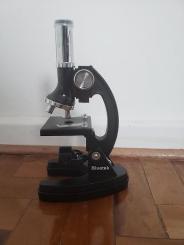 Microscópio portátil