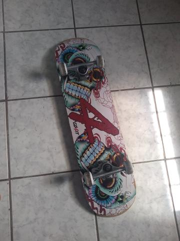 Skate semi novo