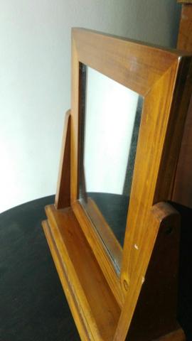 Espelho de mesa em madeira