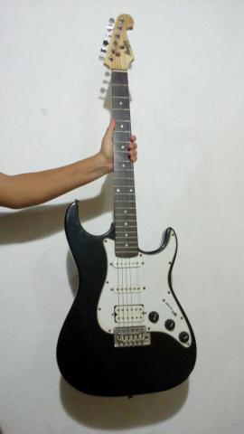 Guitarra + pedal + fonte + capa + cabos