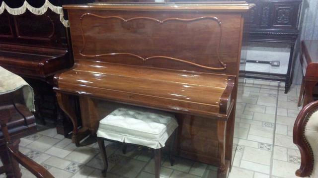 Lindíssimo Piano Steinway & sons estilo Luiz XV