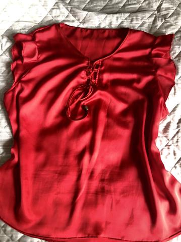 Blusa de seda vermelha tamanho 46