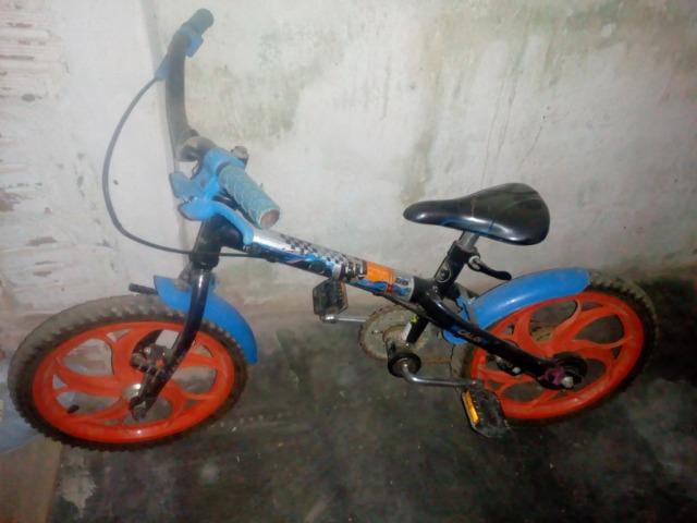 Bicicleta Caloi infantil usada