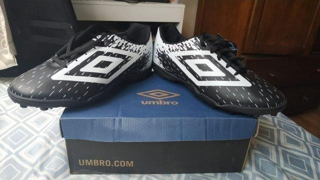 Chuteira de campo Umbro (Original) Usada 4x apenas (Whatsapp