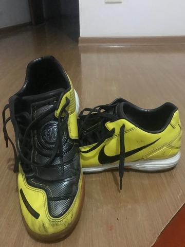 Chuteira Nike Total 90