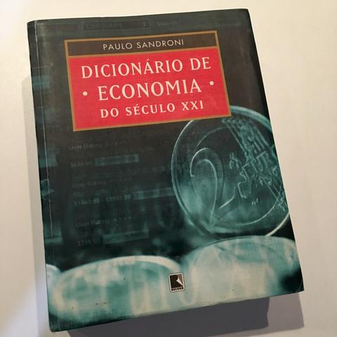 Dicionário de Economia do Século XXI. Paulo Sandroni