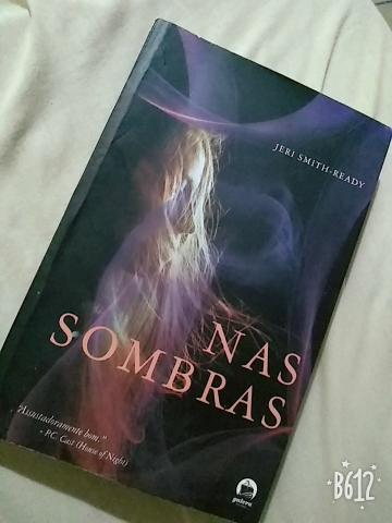 Livro: Nas Sombras/Shade