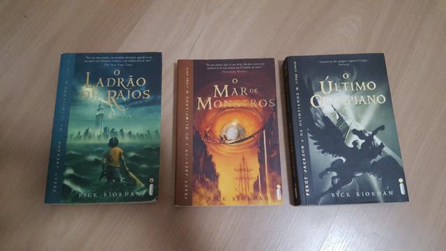 Livros Percy Jackson 1, 2 e 5 (15 reais cada)