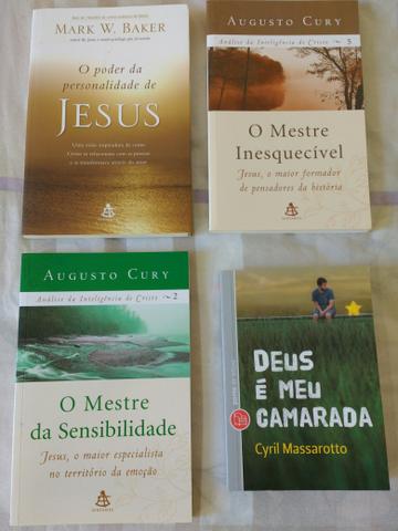 Quatro livros NOVOS por R$ 