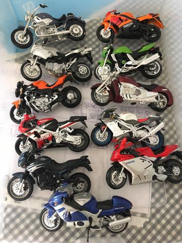 11 miniaturas de motos, todas em perfeito estado
