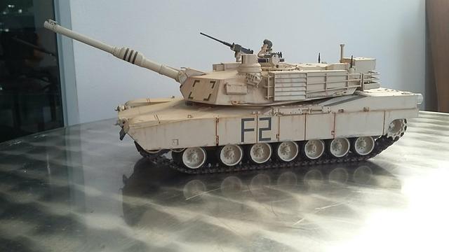 Kit plastimodelismo blindado Abrams, escala 1:35.