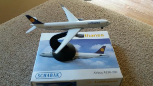 Miniatura avião A330