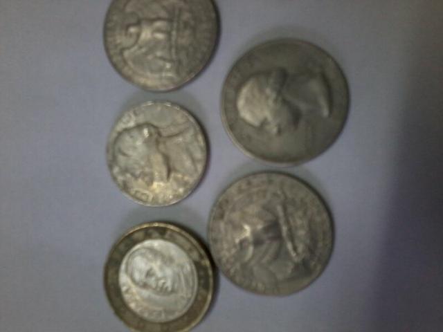 Moeda Estrangeira (quarter dollár, euro e five cents)