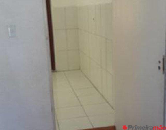 Aluga-se quarto cozinha banheiro e lavanderia