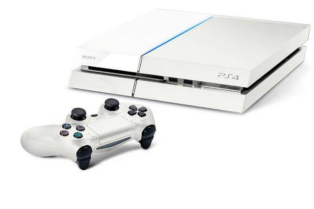 PLAYSTATION 4 super novo