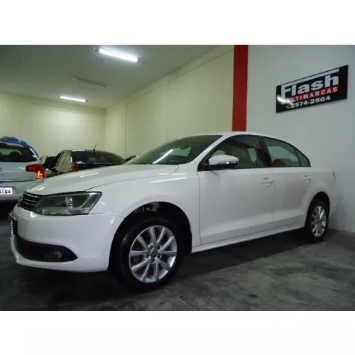 Volkswagen Jetta 2.0 Comfortline Flex 4p Automática